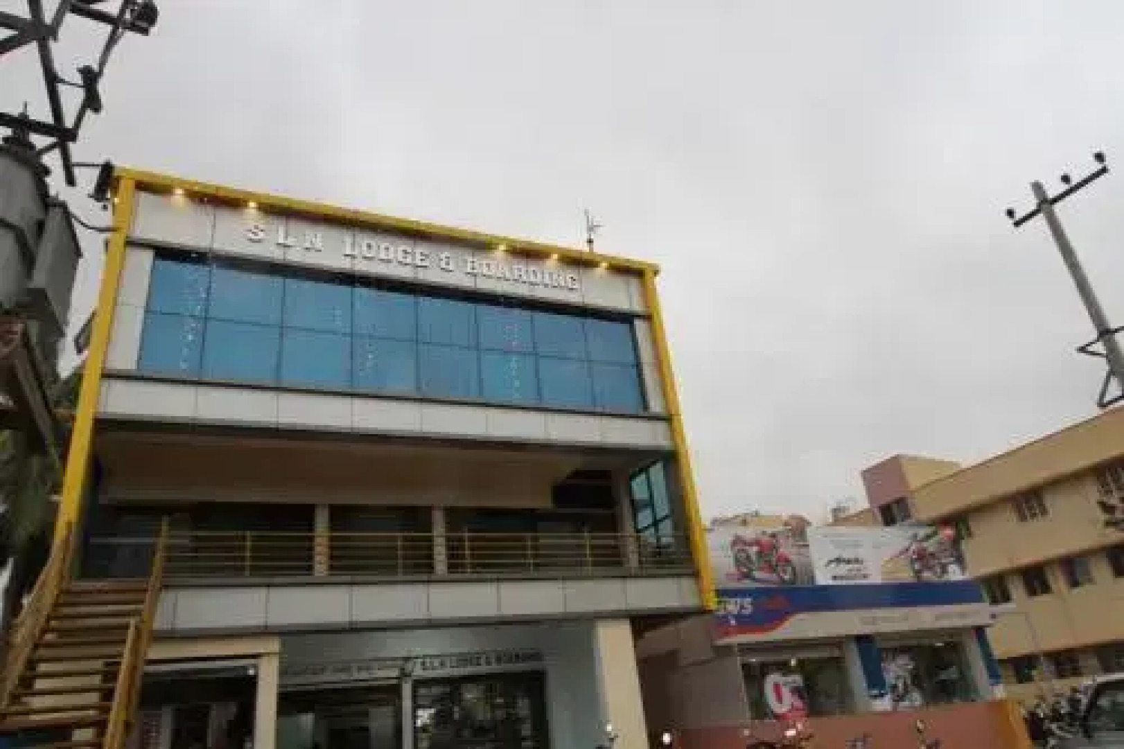 OYO Flagship 22101 Shree Raksha Comforts