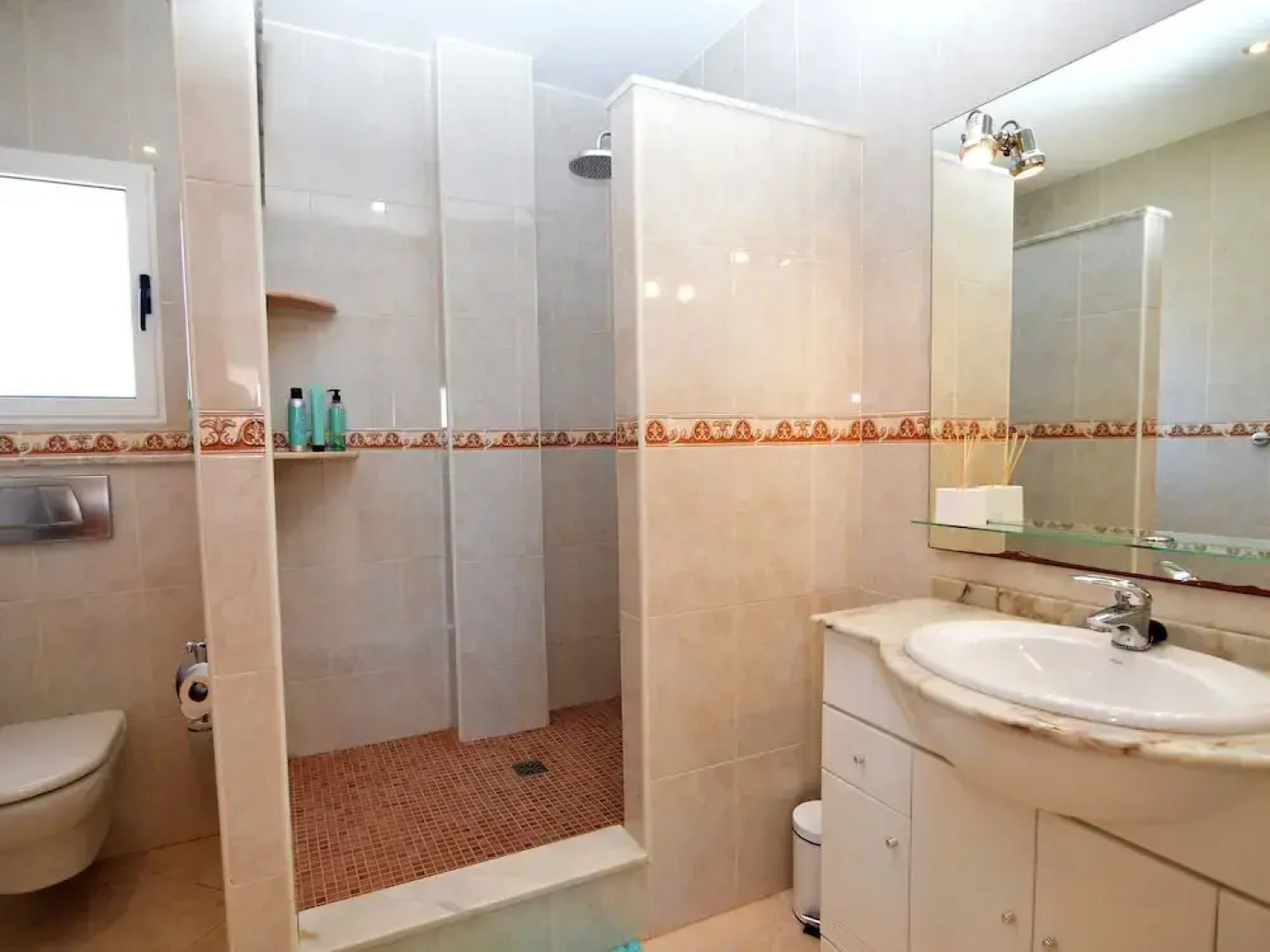 Captivating Villa in Rojales With Swimming Pool