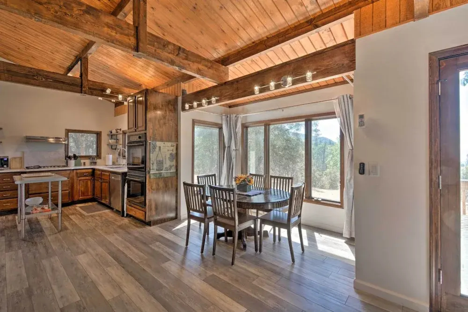 Lovely Yosemite Area Home w/ Hilltop Mtn View