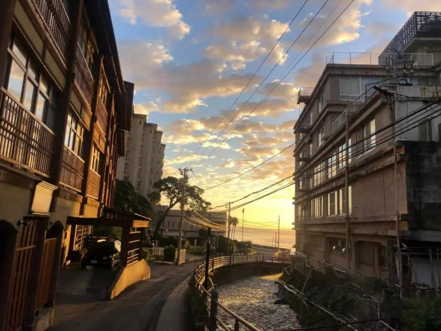 桜薫 熱川駅まで280メートル海水浴場まで500メートル