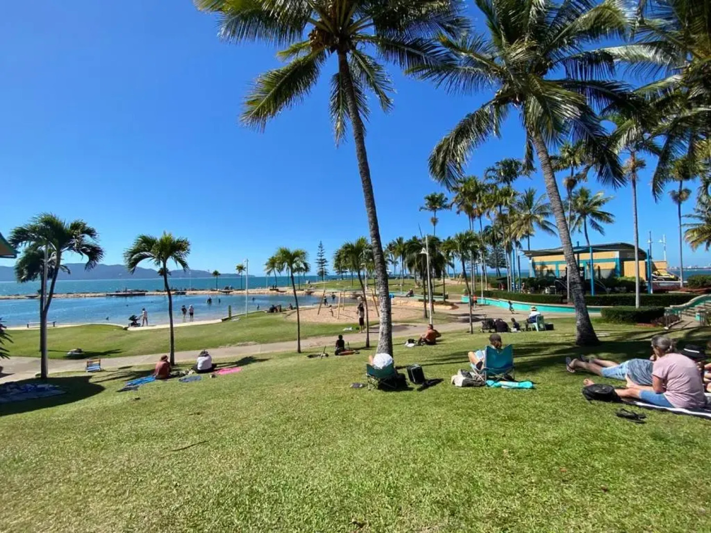 Lighthouse Apartments on The Strand - 2