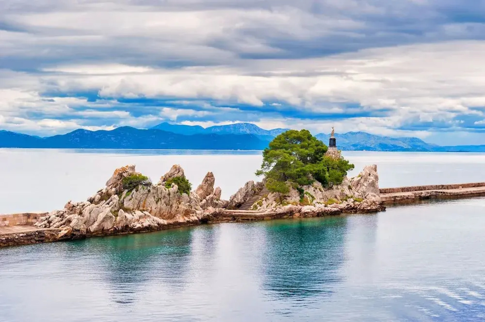 Sea Front Apartment 1