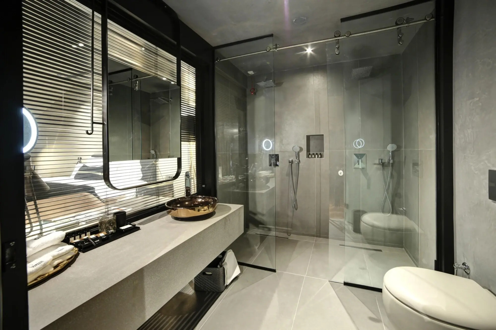 39 Kalamis Marina Hotel