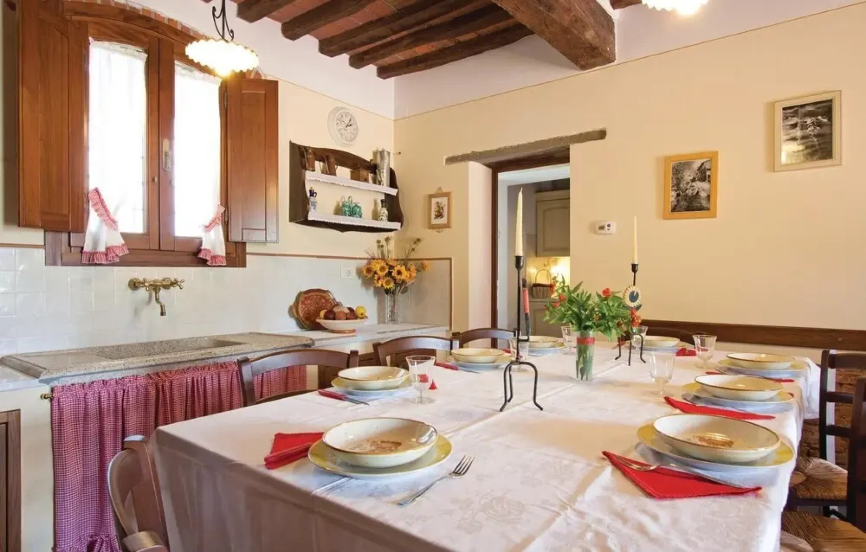 Stunning Home in Ponte Buggianese PT With Wifi and 4 Bedrooms