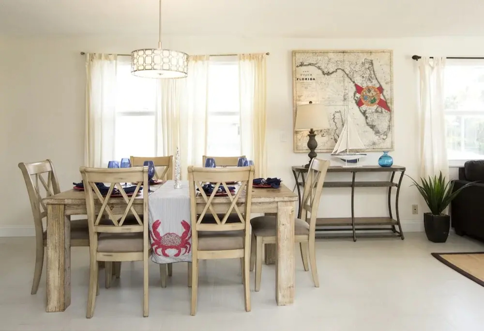 Sunny Shores Inn & Suites