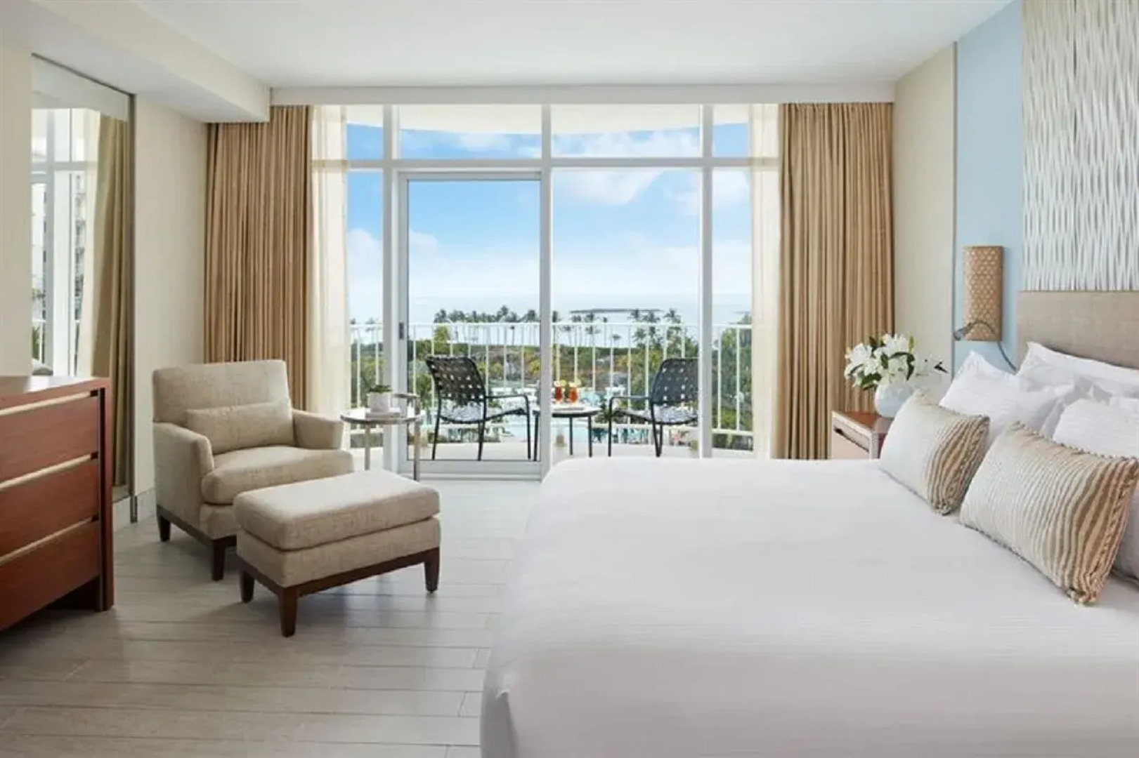 The Coral at Atlantis, Autograph Collection