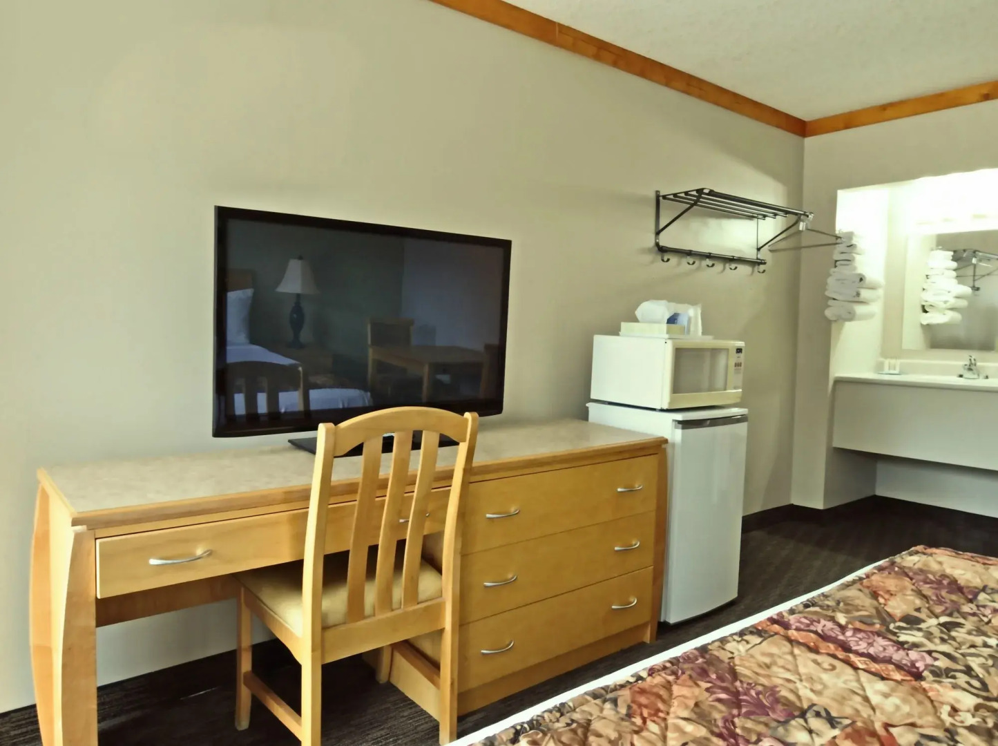 Travelodge by Wyndham Golden Sportsman Lodge