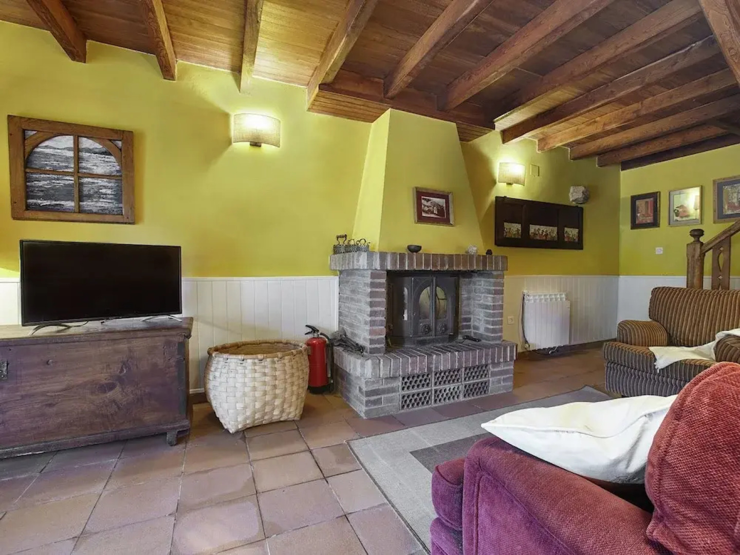 Beautiful Country House With Stunning Views of the Mountains of Asturias