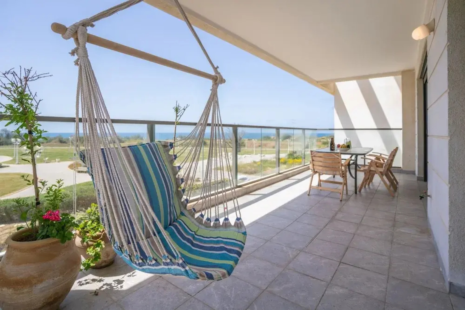 Alloro First Line To The Beach