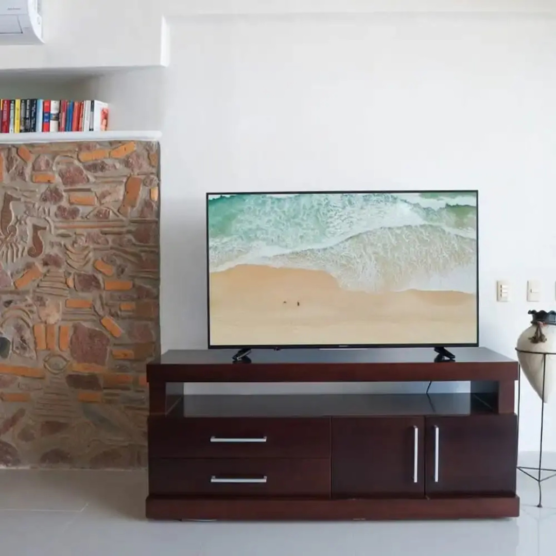 Ocean Front Condo With Pool Sleeps 6 Adults