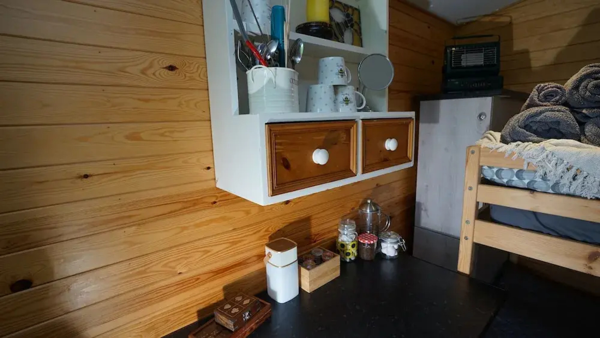 Beehive @ Westcote Glamping- Campsite