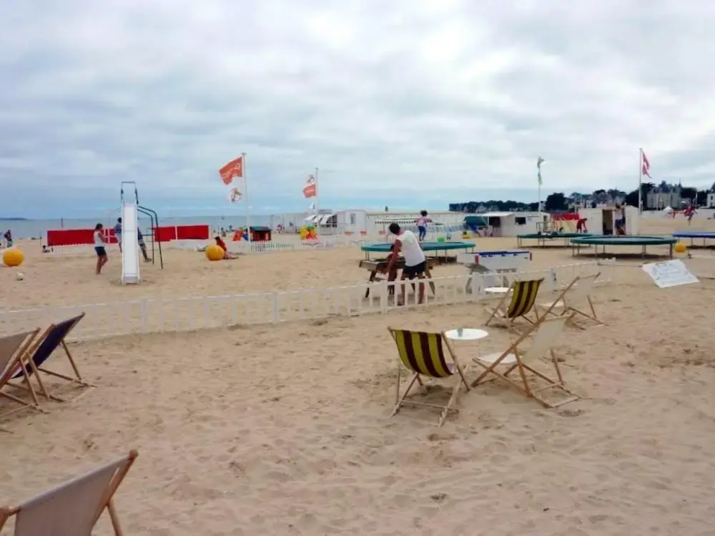 House With 3 Bedrooms in Le Pouliguen, With Enclosed Garden and Wifi -