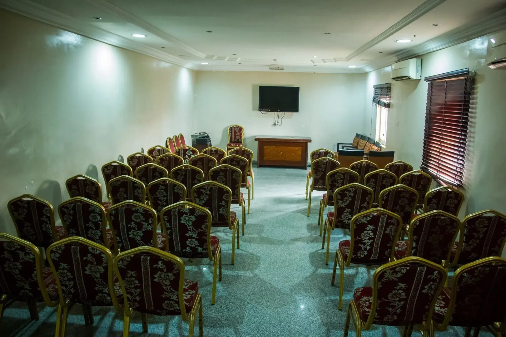 De' Bliss Hotel and Suites