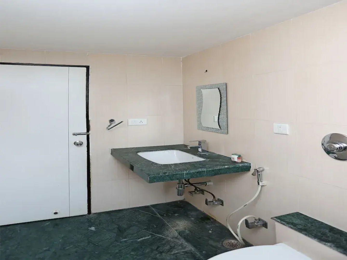 Hotel Mantri Residency