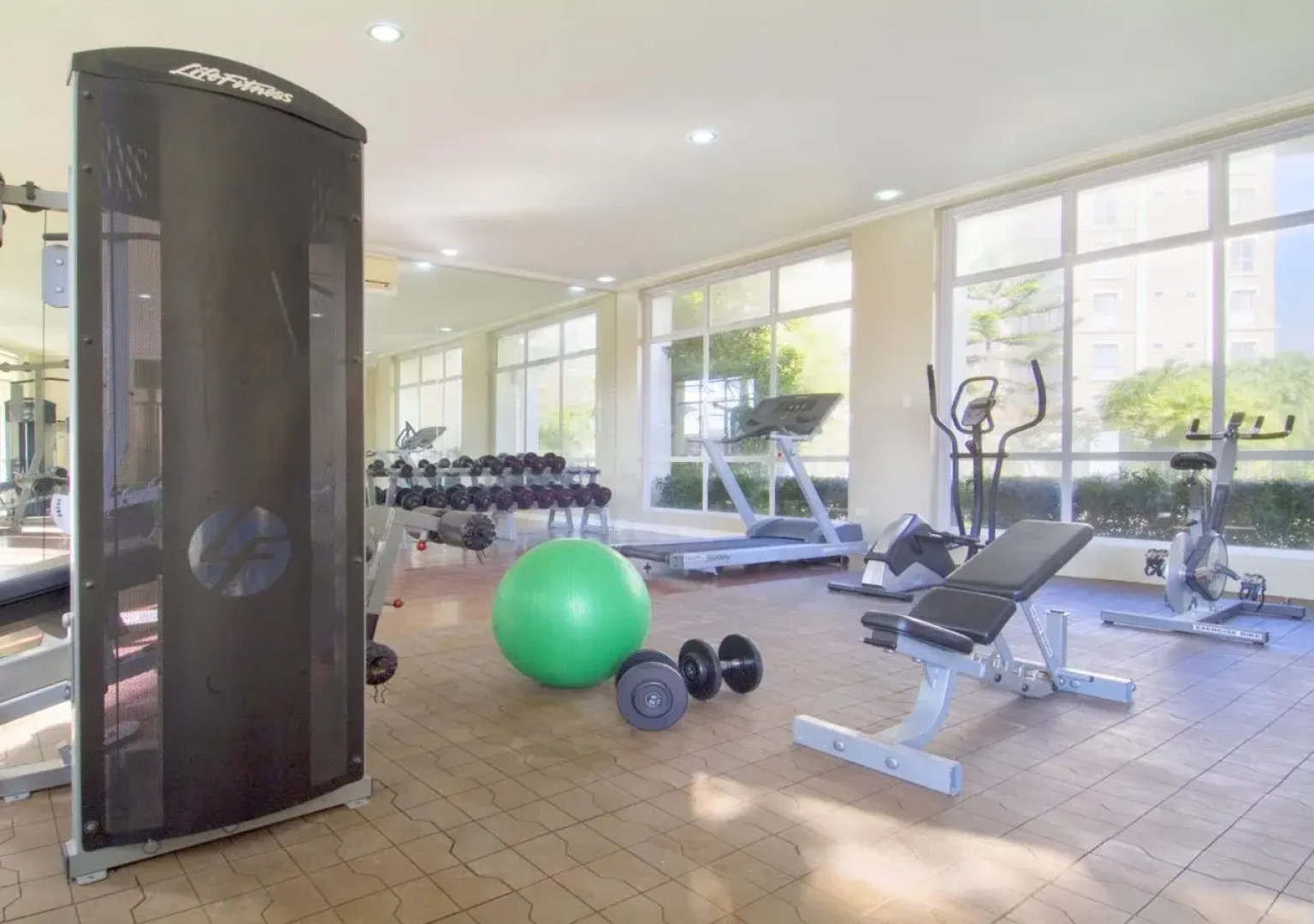 Bellini Suites at Presidio, Lakefront