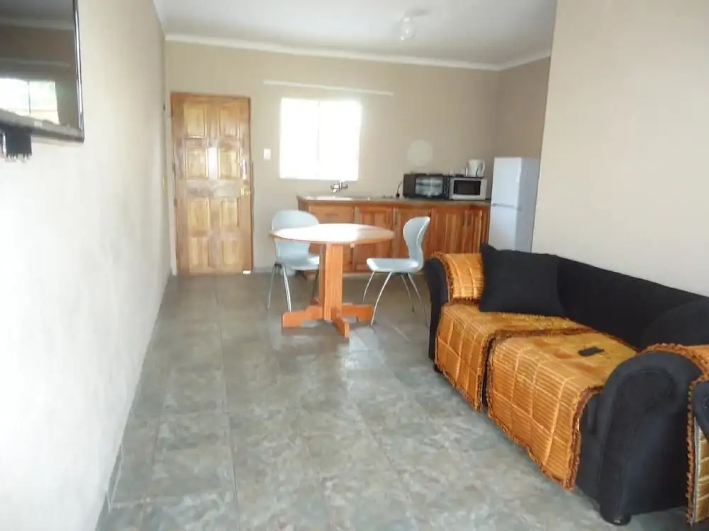 Noma Nini Lodge And Restaurant