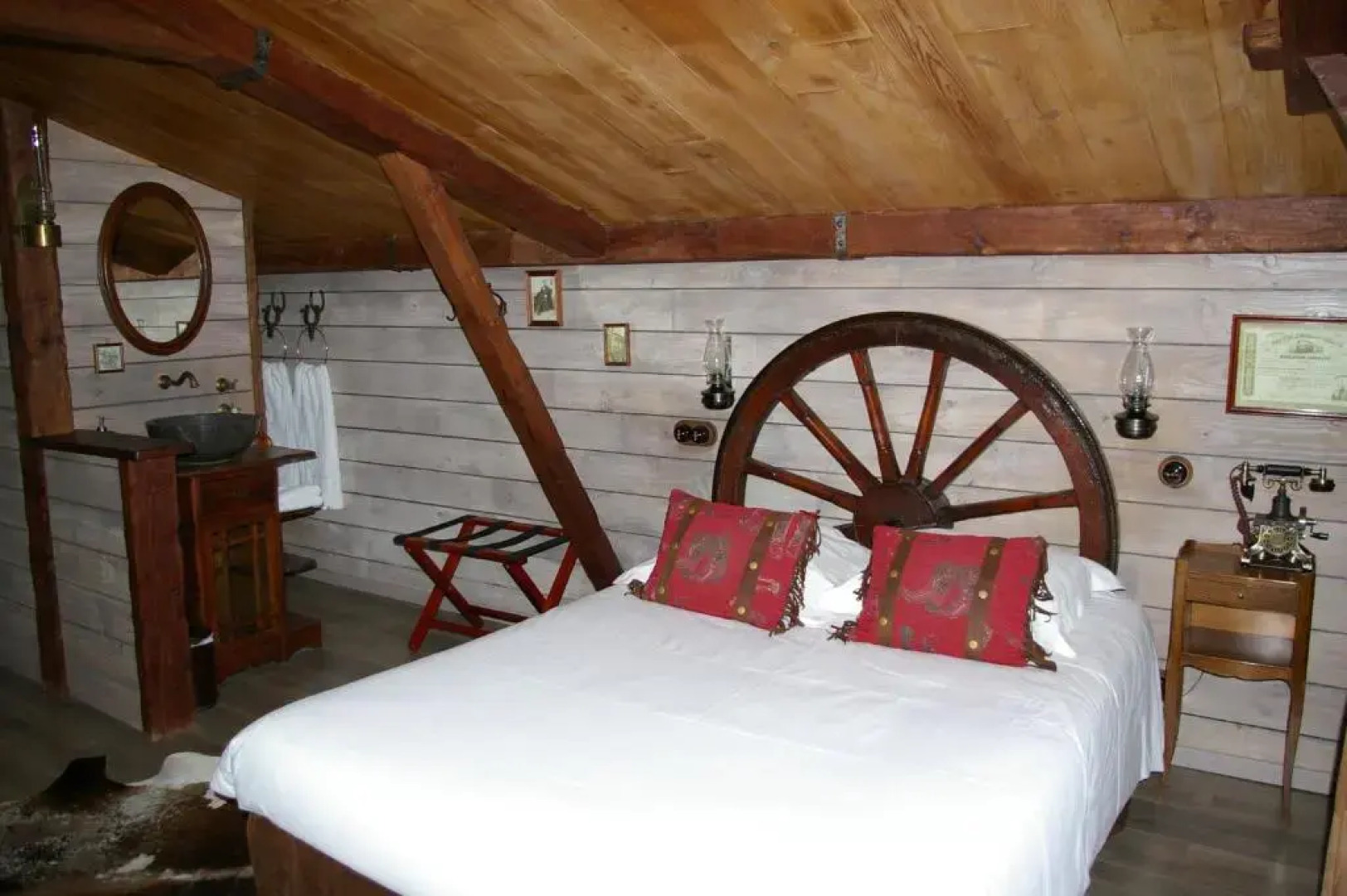 Queen Serenity Hotel