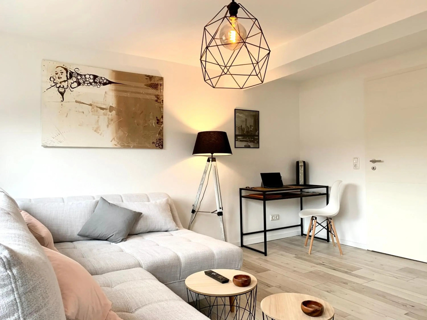 Apartment Rust-modernes Apartment mit Prime, Küche, WLAN, Garten