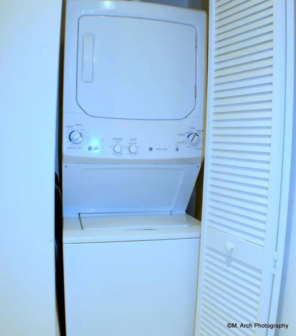 Hallandale Suites by 1stHomeRent