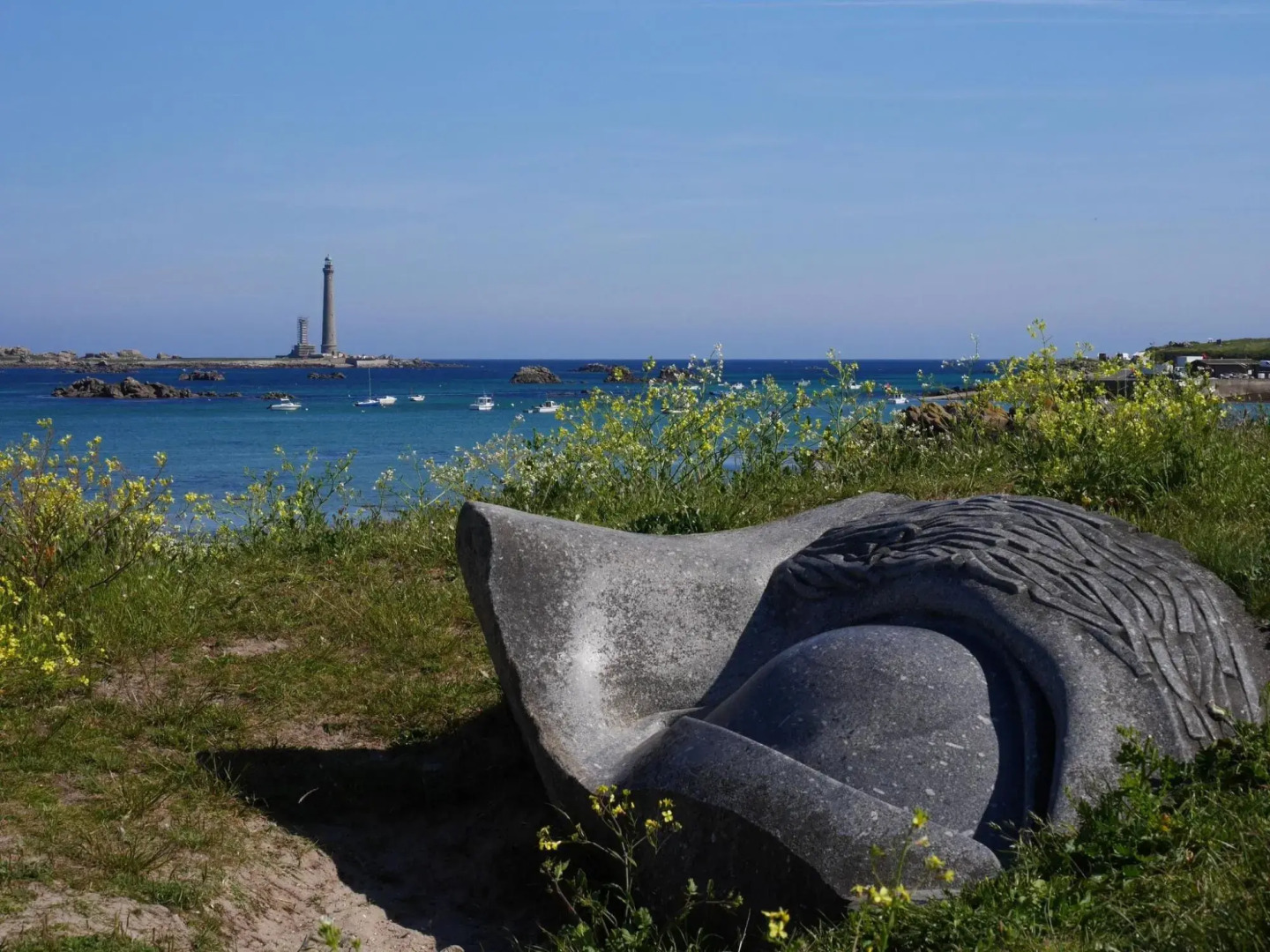 Breton holiday home in a quiet location near the beach