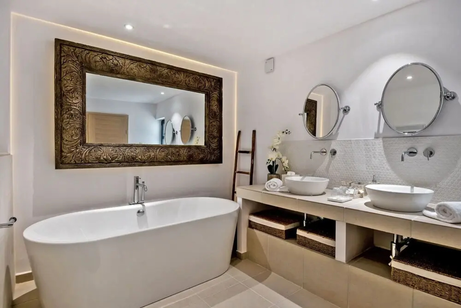 Beachfront Villa Feodora Grande