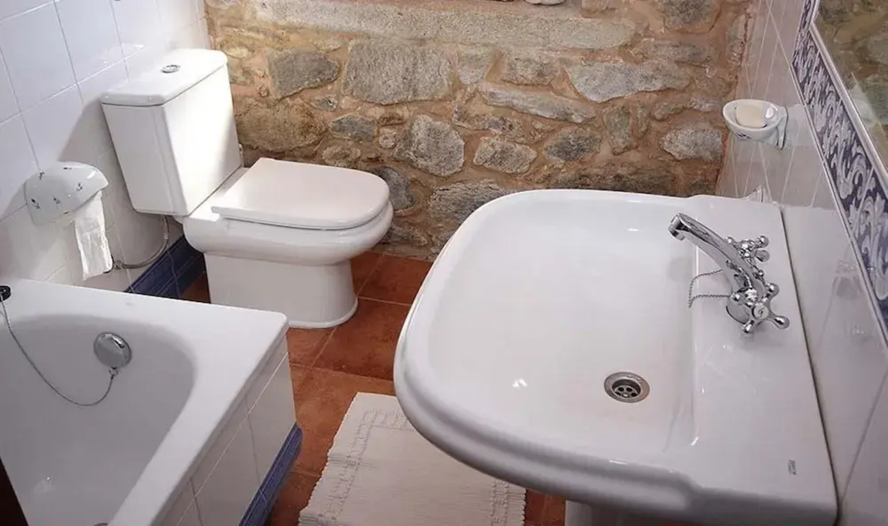 House - 3 Bedrooms - 104954