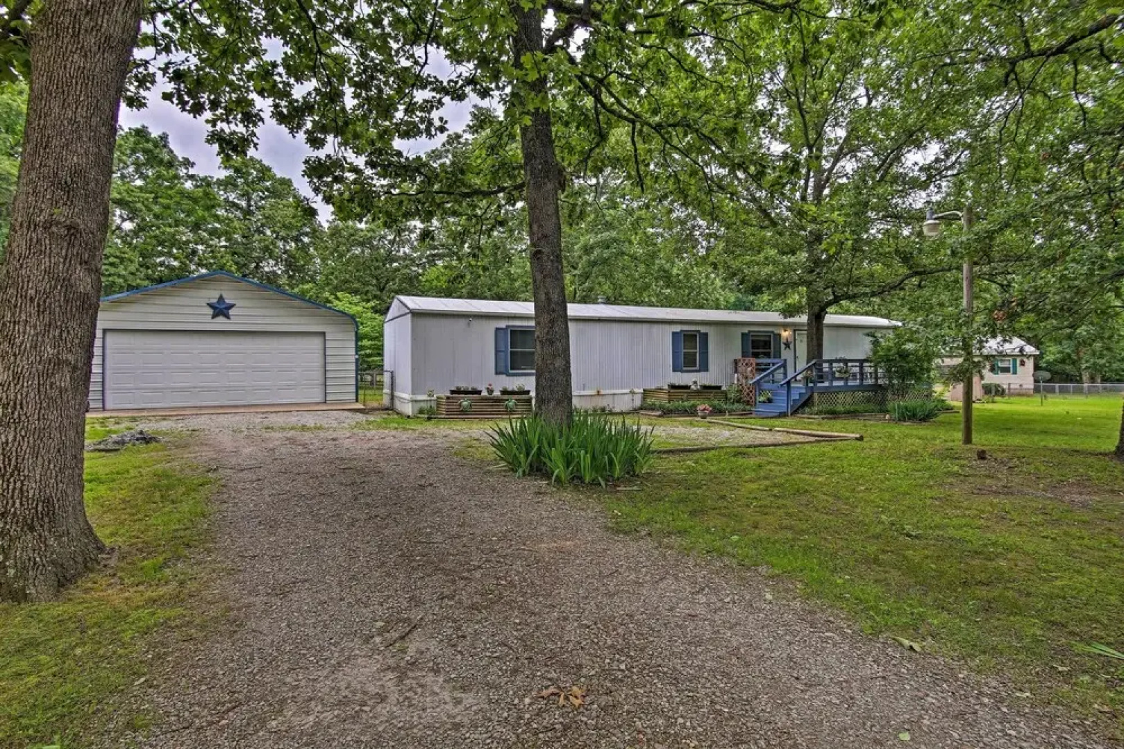 Hot Tub & Deck: Tranquil Home Near Grand Lake