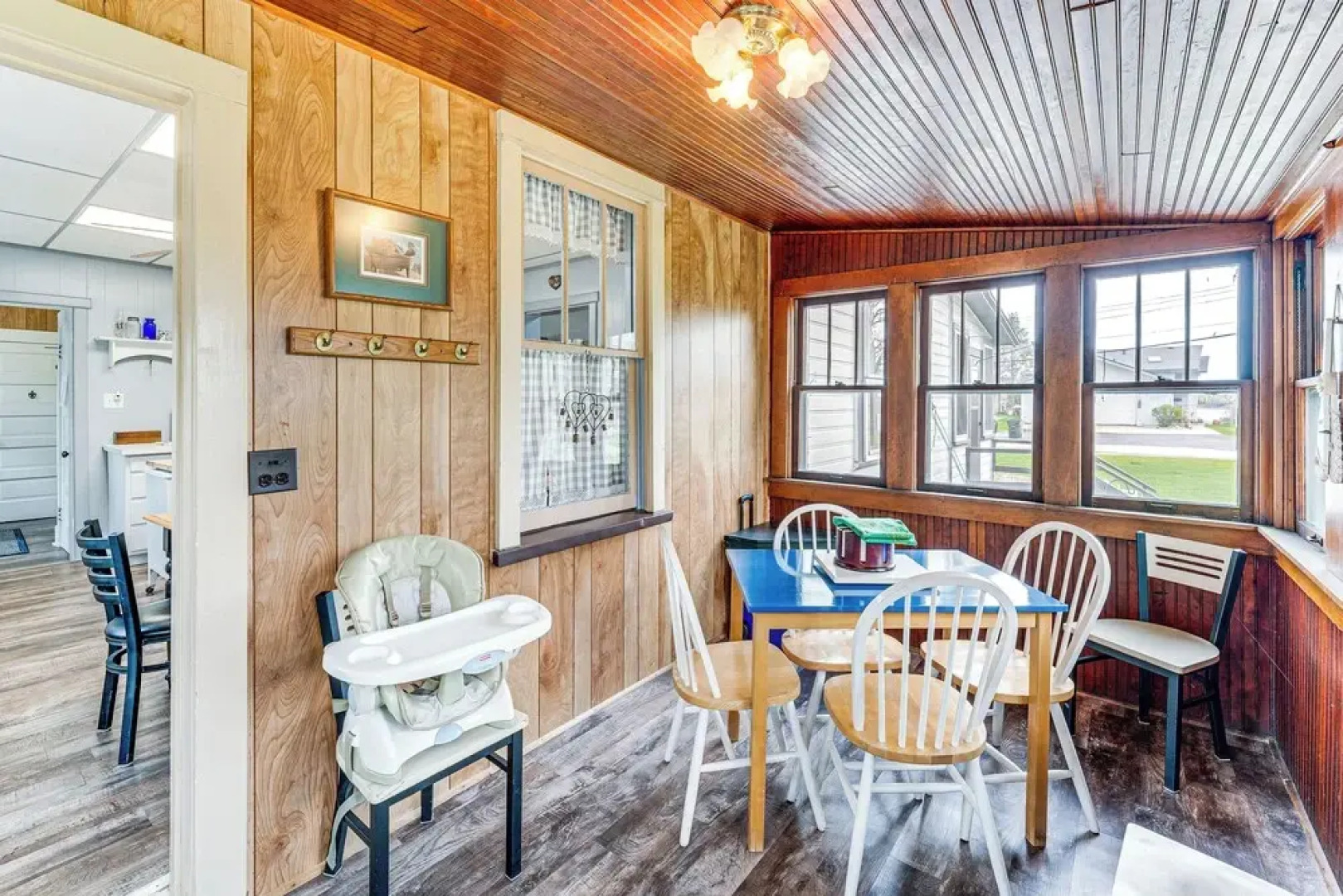 Twin Lakes Cottage: Walk to Elizabeth Lake!