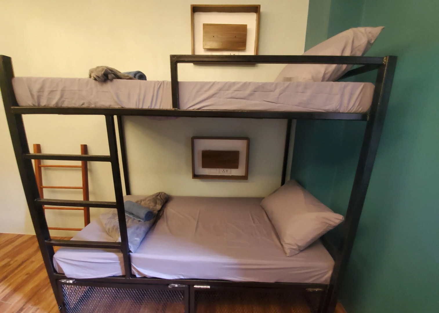 Outpost Hostel - Coron