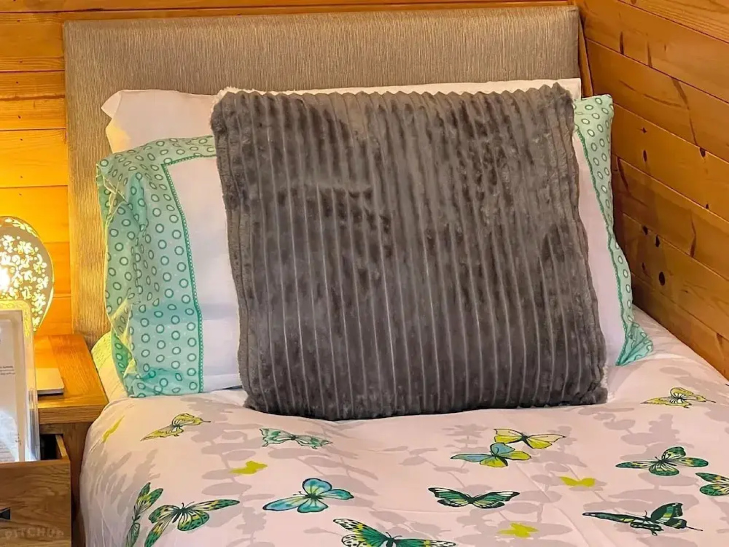 Beautiful Twin Glamping Pod in Salisbury