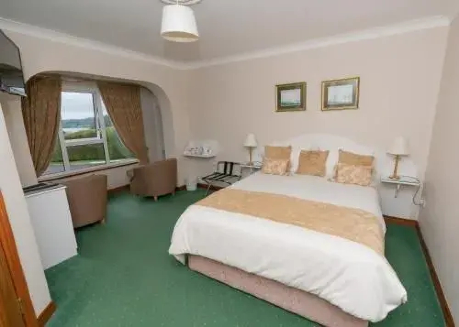 The Arches Country House