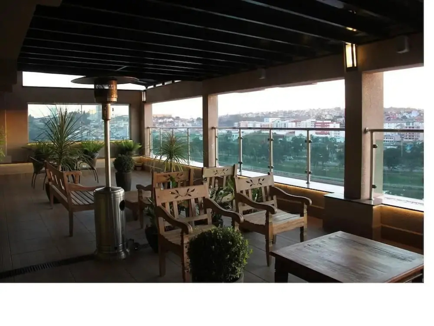 Prado Hotel Business