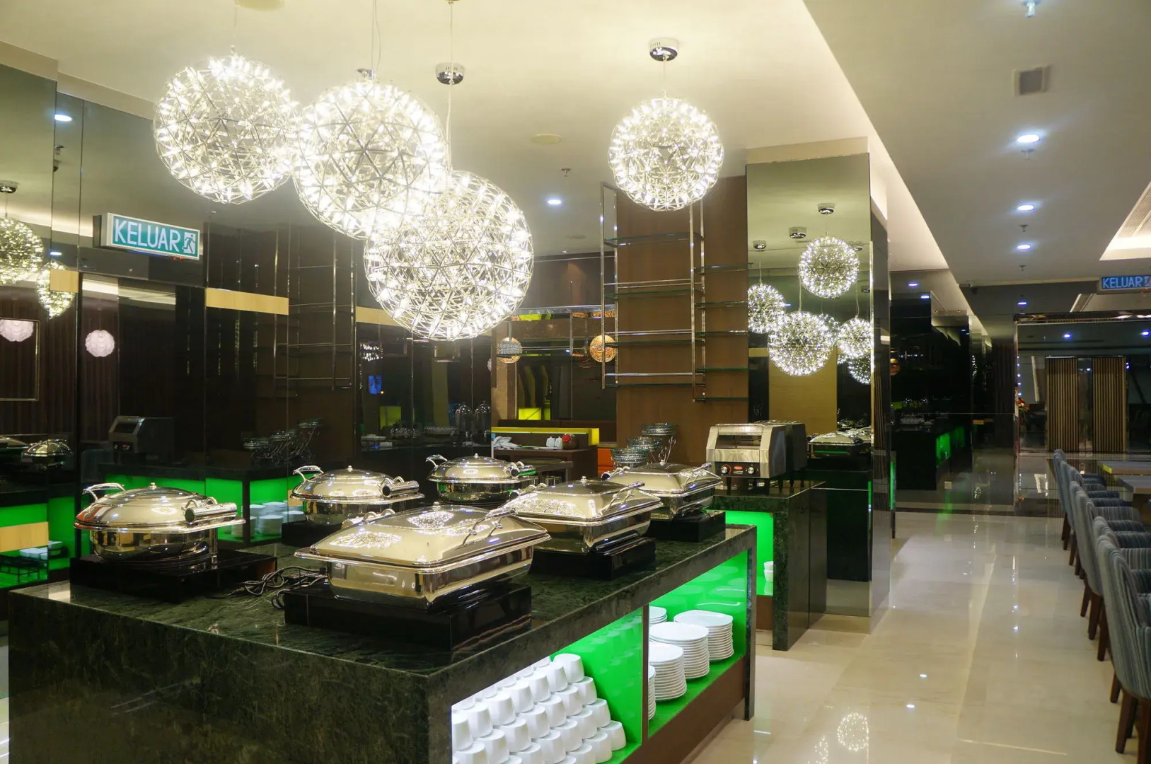 Greens Hotel & Suites