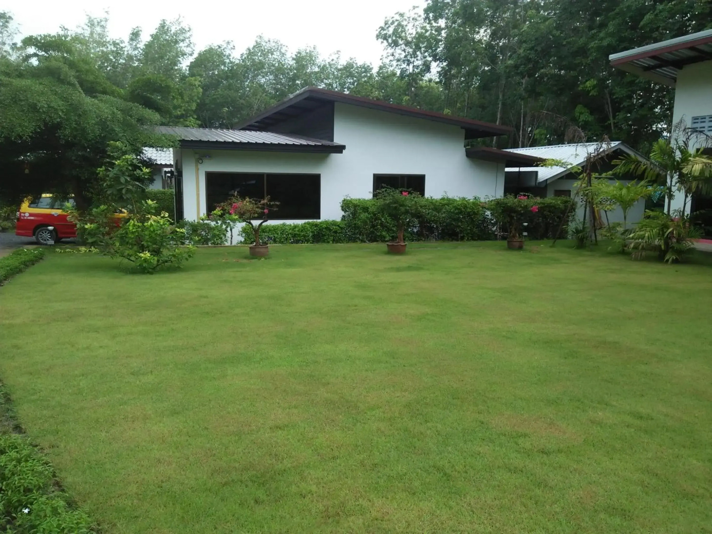 Phuket Sirinapha Resort