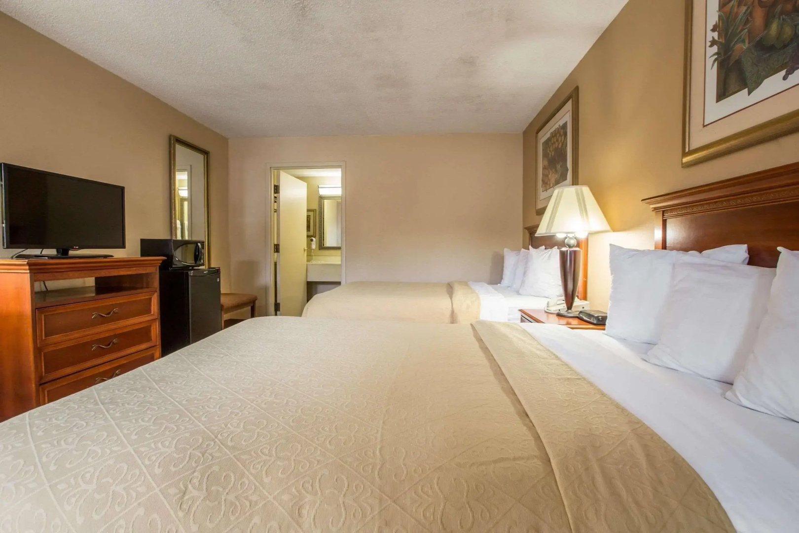 Quality Inn & Suites Hanes Mall