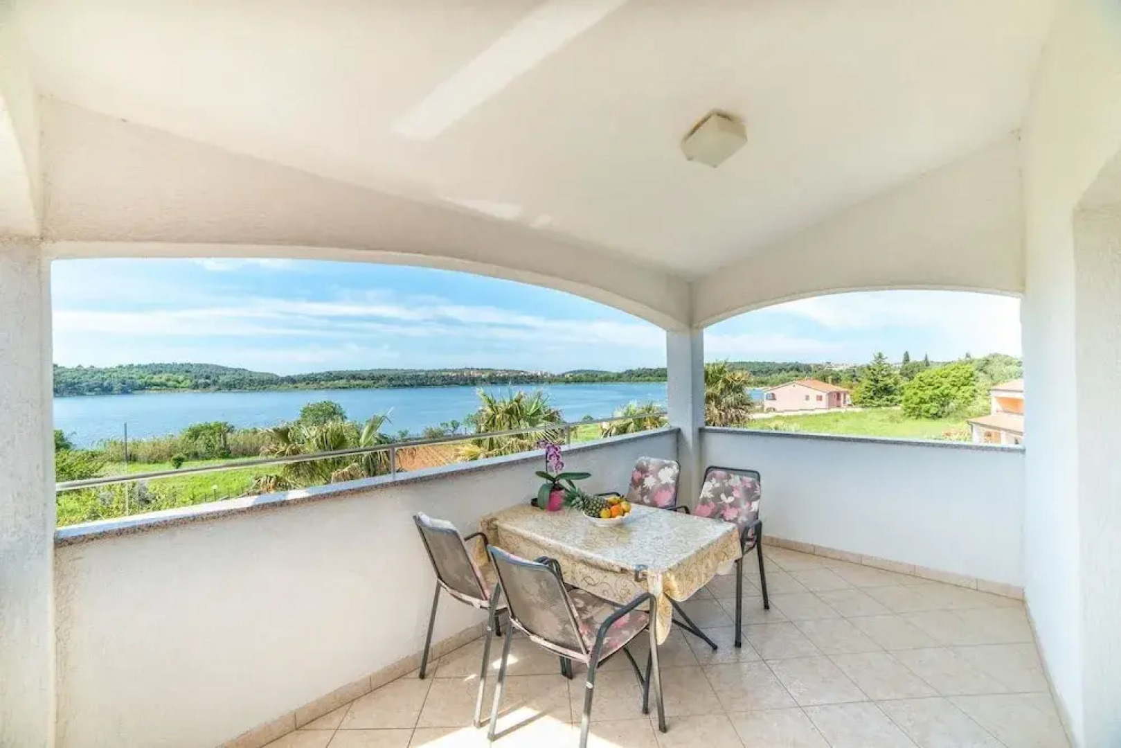 App and Rooms Ana Pomer