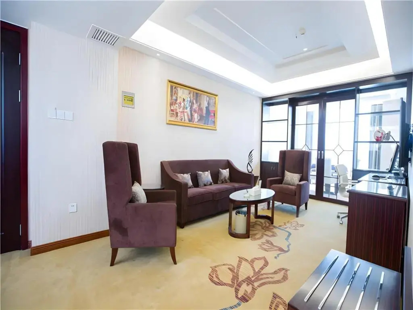 Vienna International Hotel (Zhumadian Huayuan Xuefu)