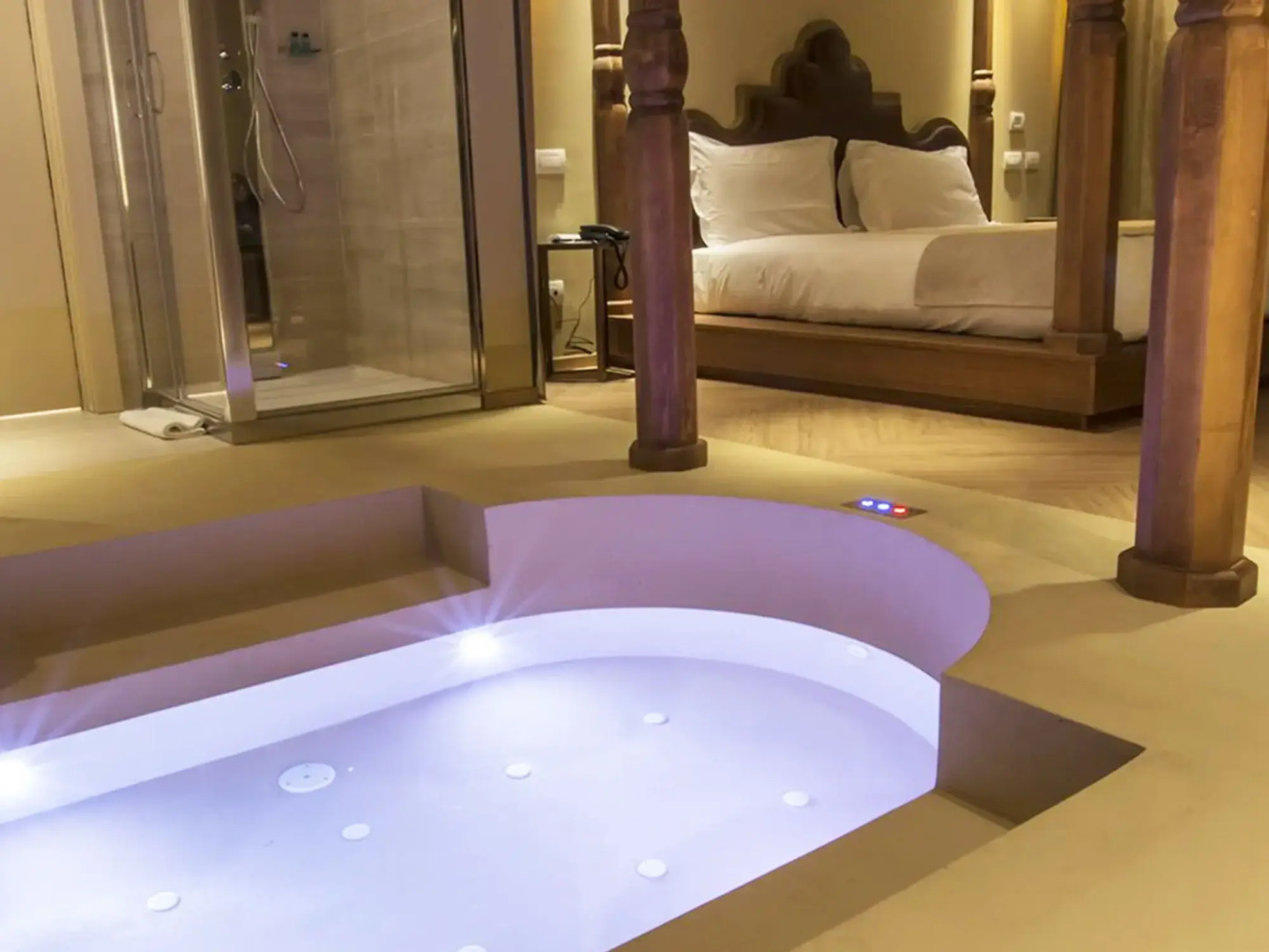 Emotional Grand Motel