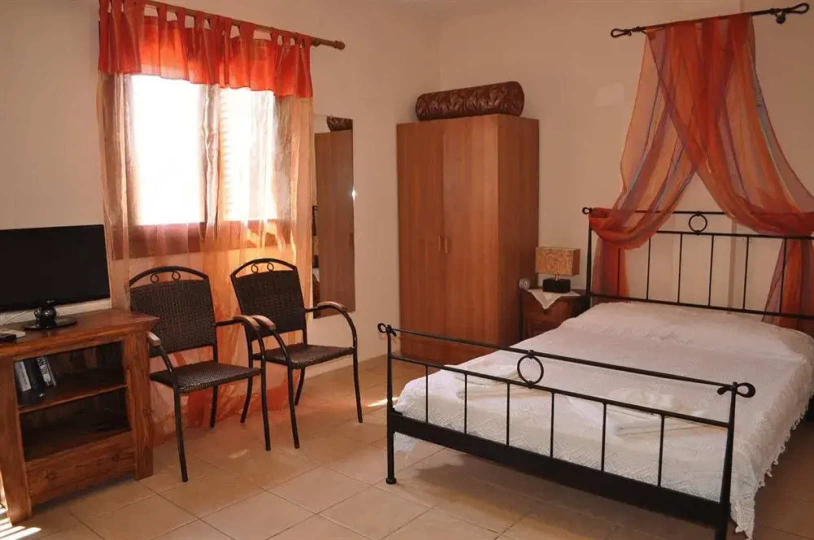 Cavo Perlevos Studios