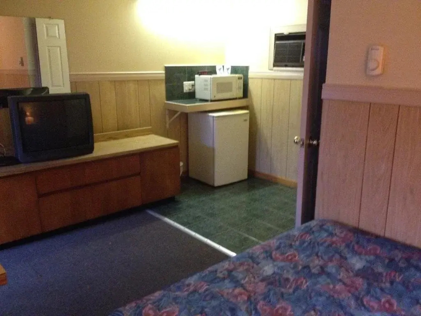 Airport Motel