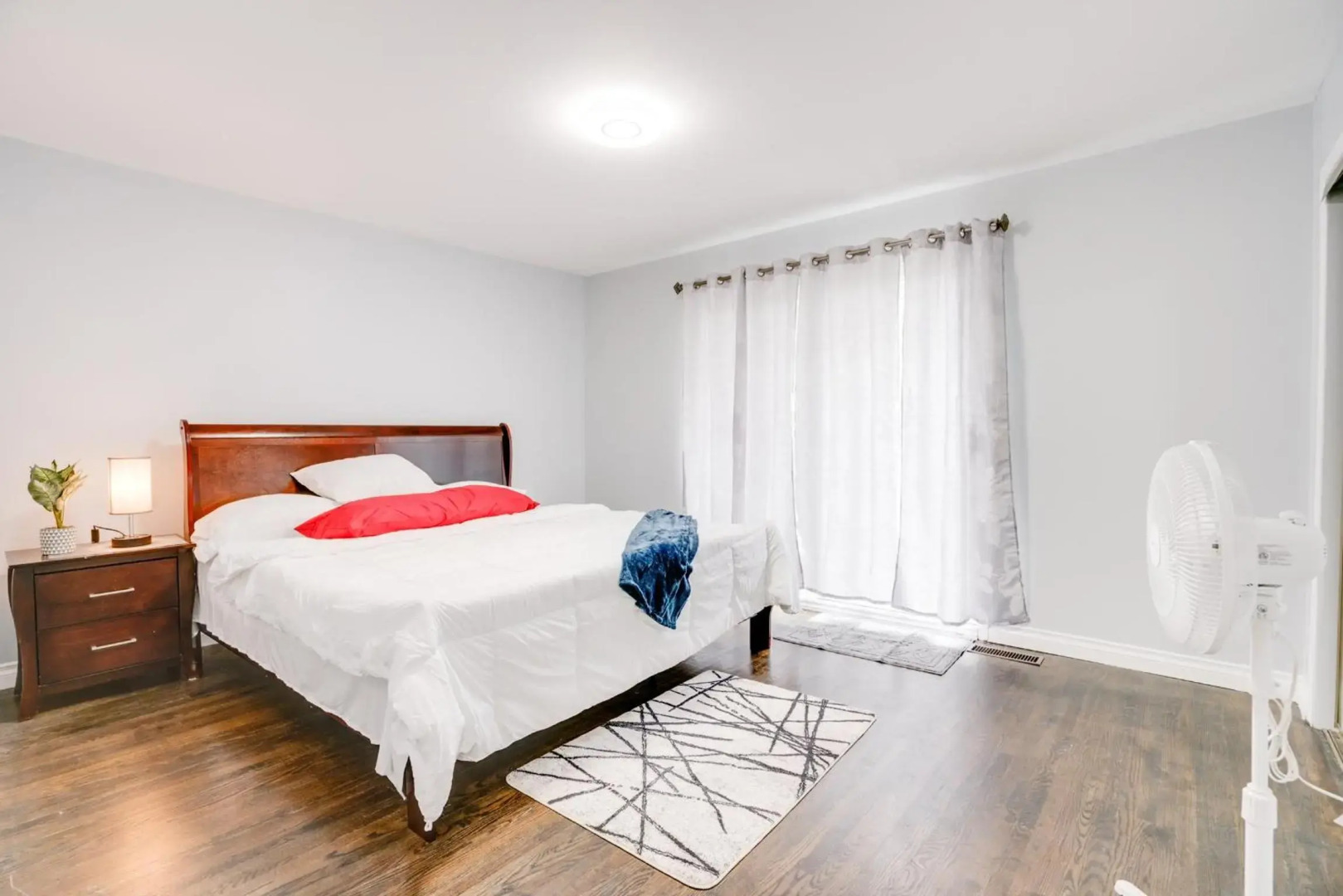 Tranquil & Cozy 30 min to Toronto ~ Backyard ~ Pkg