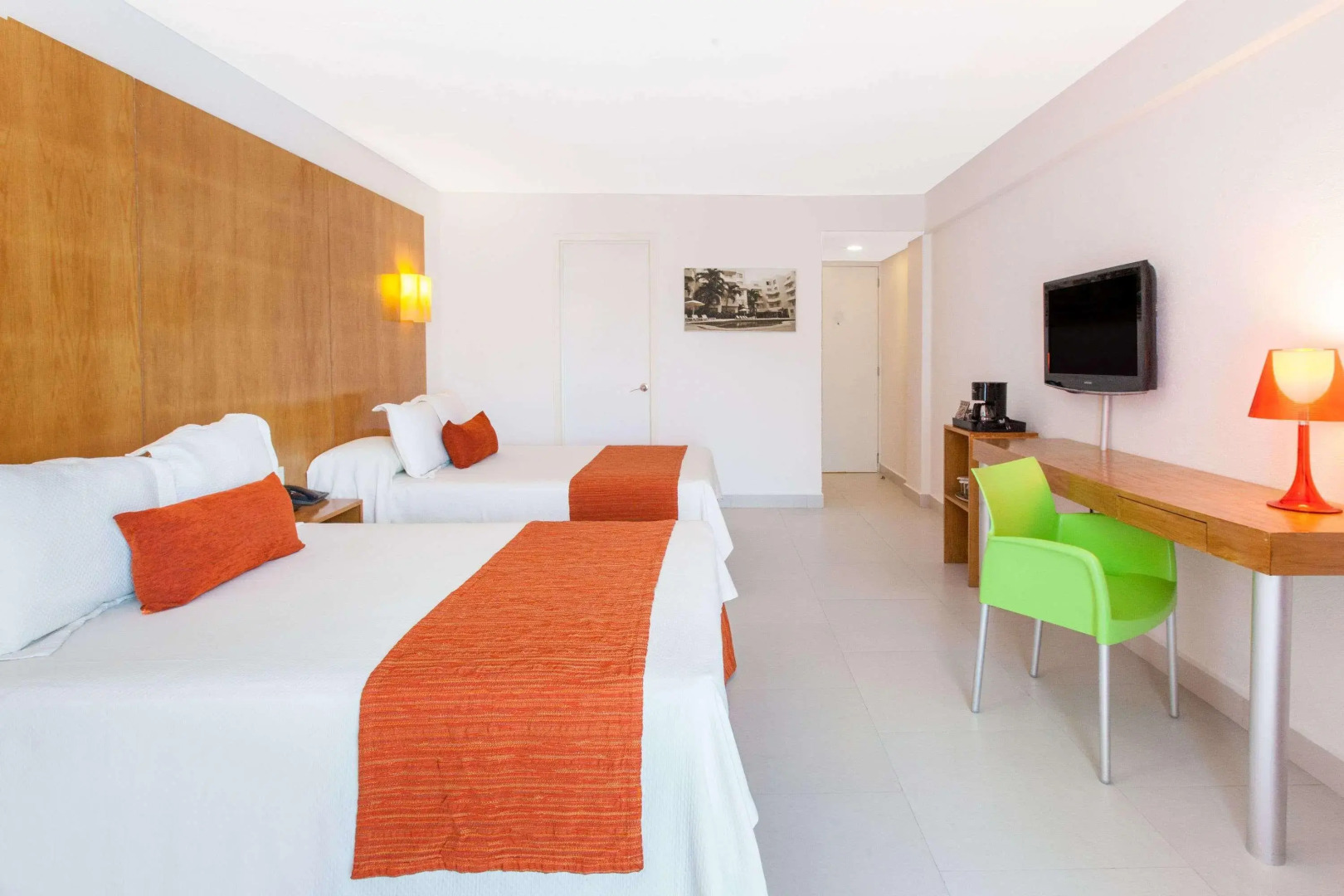 Отель Adhara Express