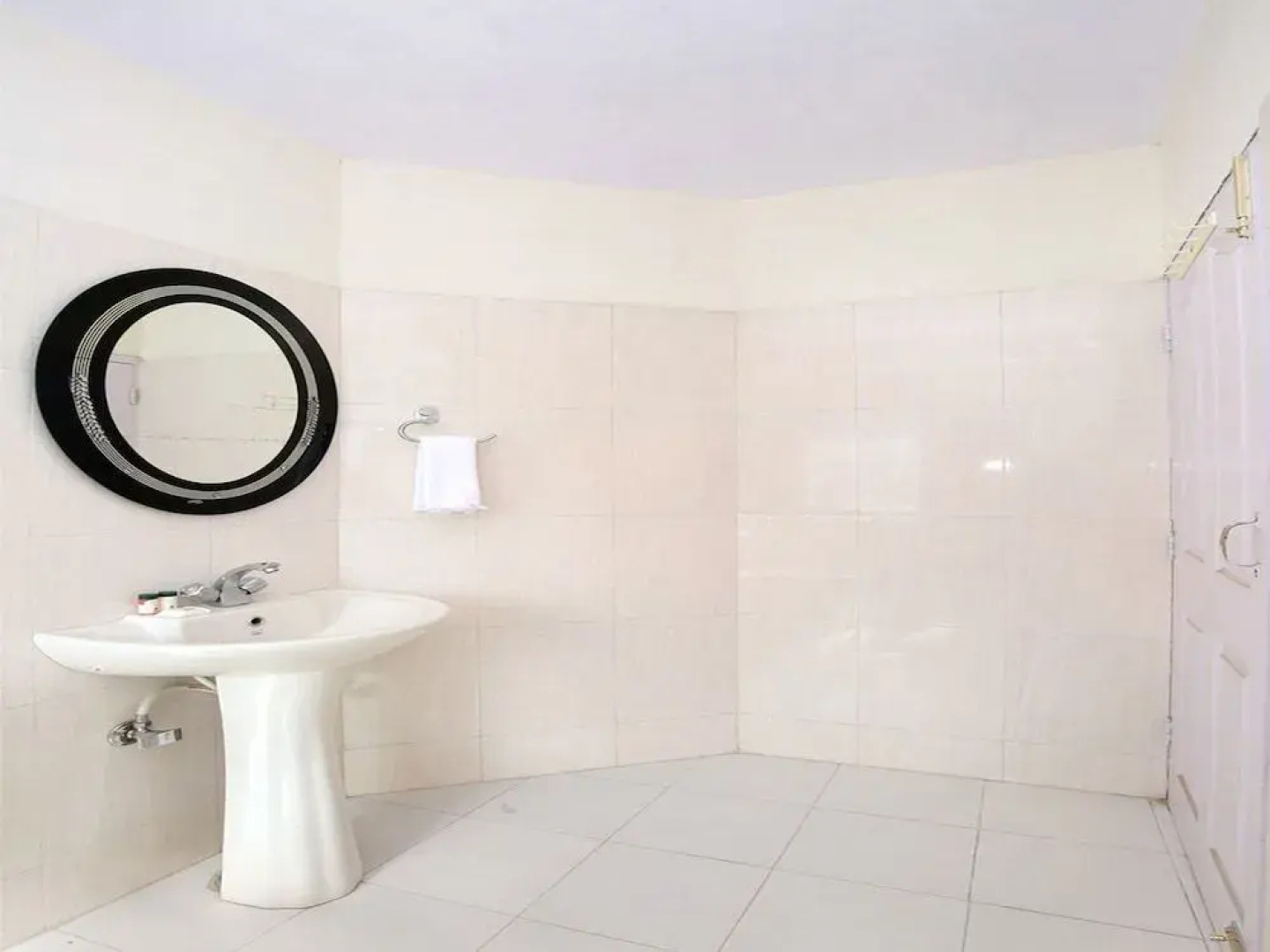 OYO Home 9897 Elegant 3BHK