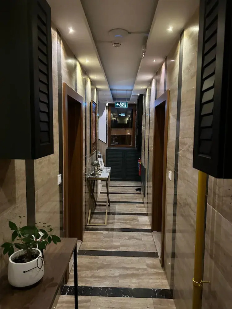 12 Rooms Boutique Hotel