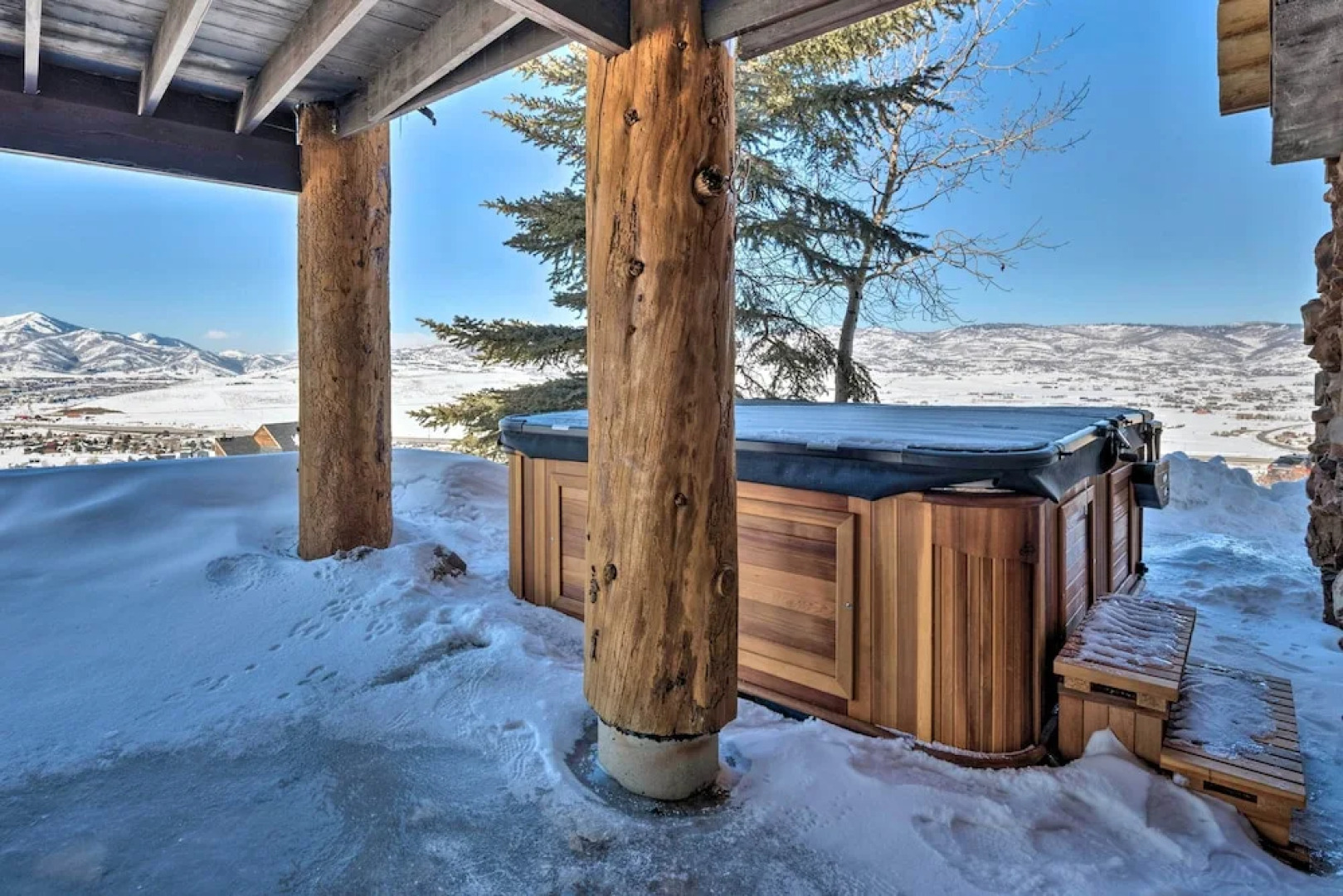 Luxe Mountain Cabin w/ Spa, 6 Mi to Park City!