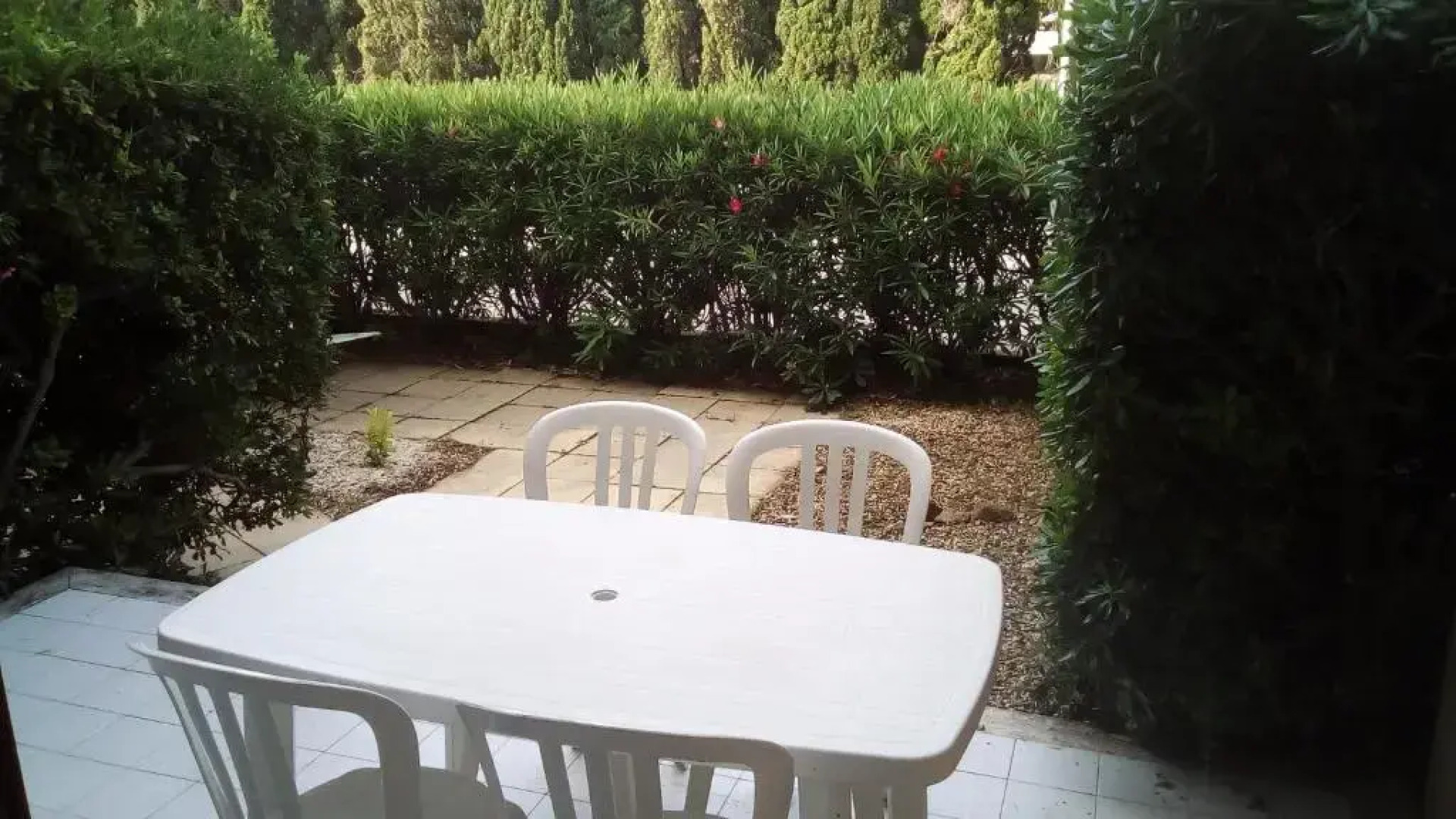 Studio de 27 m² + 70 m² de jardin à 100 m des plages