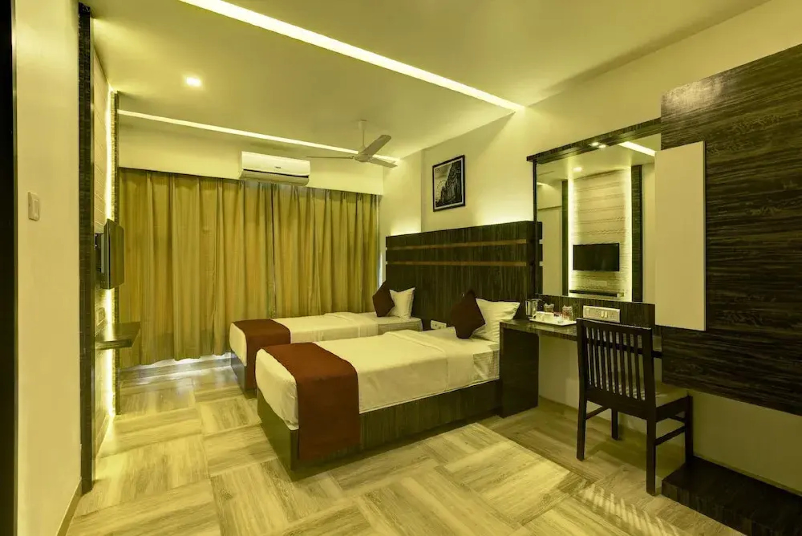 Treebo Tryst Crown Inn