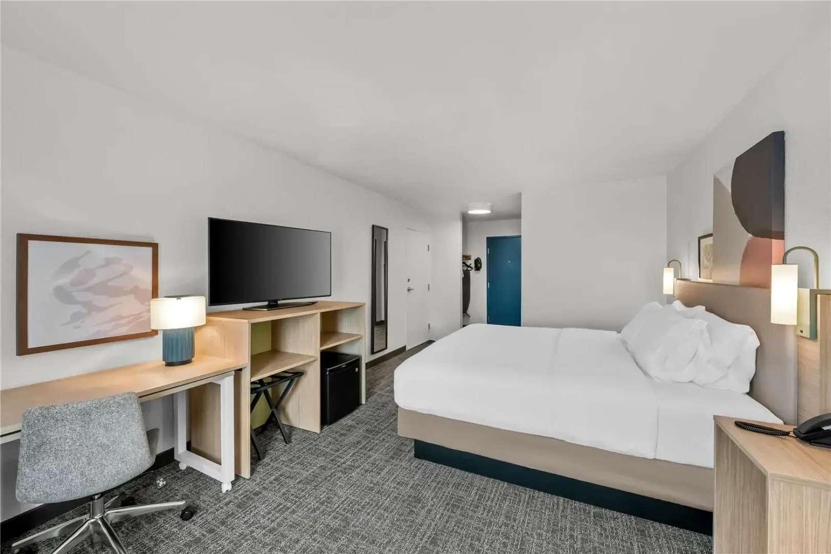 Holiday Inn Express & Suites Fayetteville Nw-Spring Lake