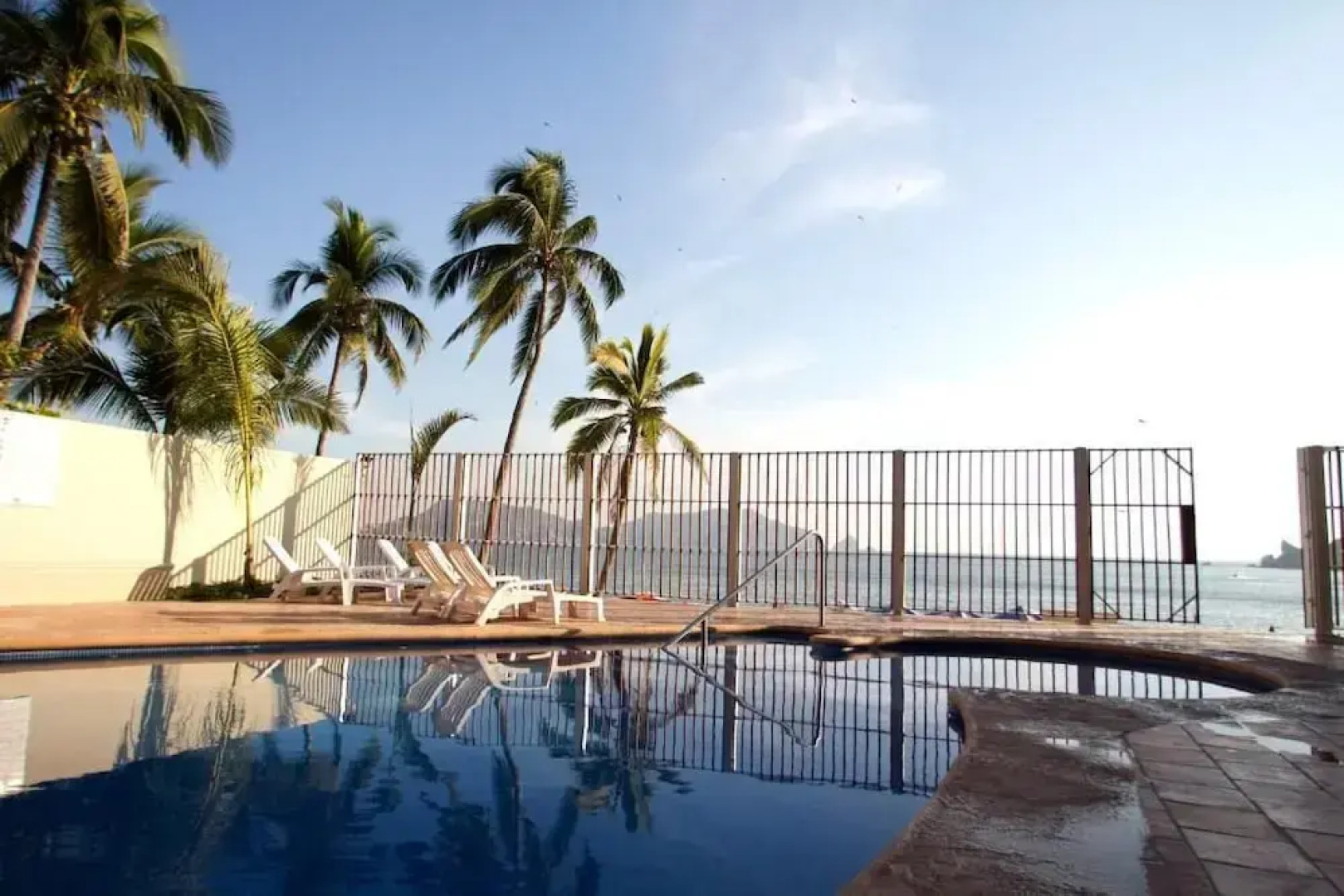 Las Arenas Bungalows Melaque