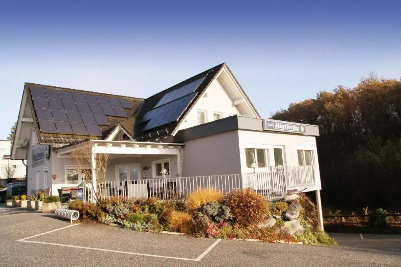 Cafe-Bar-Hotel Highway